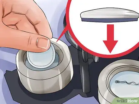 Imagem intitulada Make a Button Pin Step 10