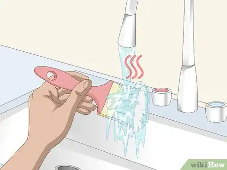 Imagem intitulada Clean Oil‐Based Paint Step 5
