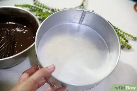 Imagem intitulada Make a Cake Using a Pressure Cooker Step 2