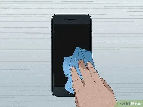 Imagem intitulada Clean Your Phone Screen Step 3